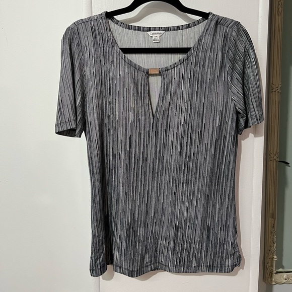 Calvin Klein top. Very gently used. Like new. Size S. - Picture 1 of 5
